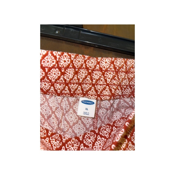 Old Navy High Waisted Flowy Pants - Picture 4 of 4